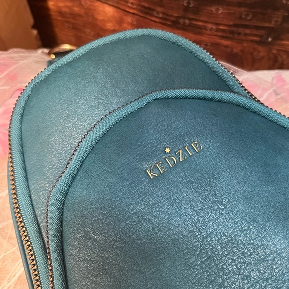 Kedzie Teal Sunset Sling Purse - Picture 4 of 6